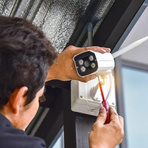 cctv-installation-windsor man installing the CCTV Camera